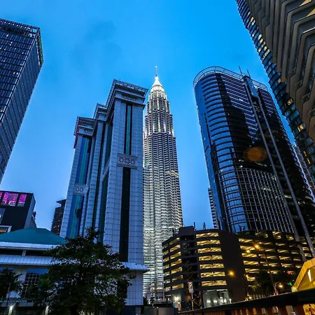 Sky Suites Klcc By Calm Sojourn Kuala Lumpur Exterior photo